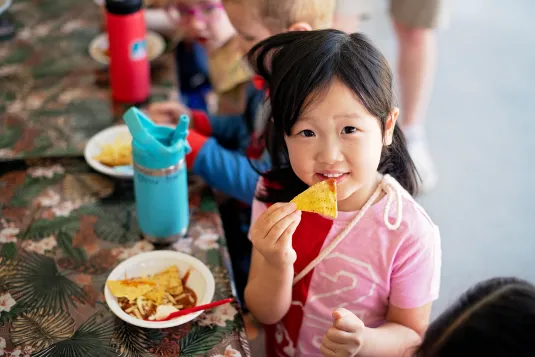 girl-with-chips
